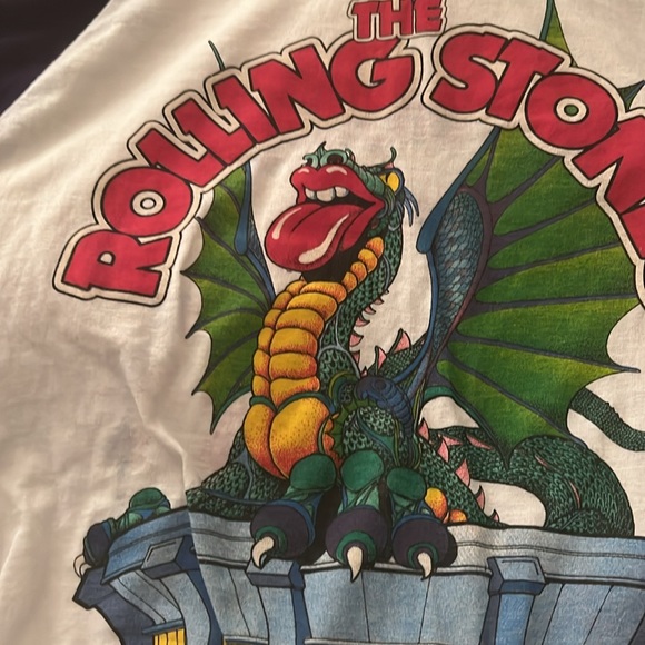 It’s an original vintage Rolling Stones. It was never worn. It’s from 1981. - Picture 4 of 4